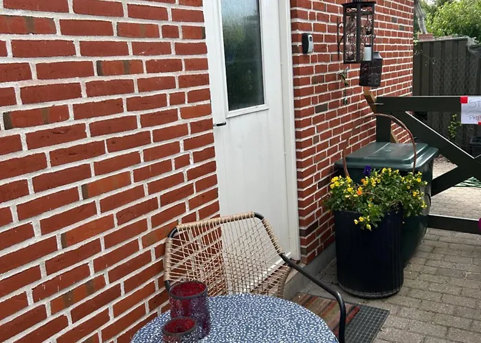 Blomsterhaven 게스트하우스 Glesborg